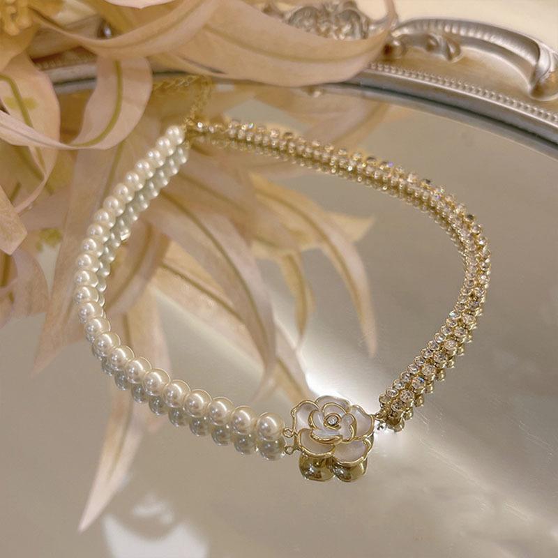 Sparkling Flower Pearl Necklace