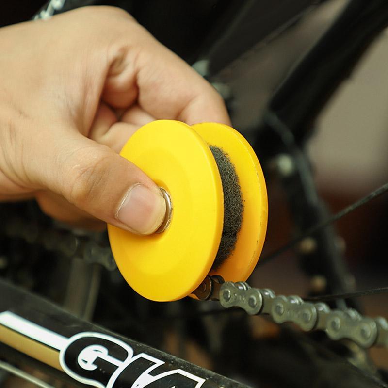 Portable Eco-Friendly Bike Chain Gear Roller Oiler