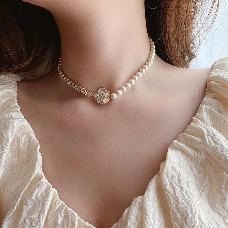 Sparkling Flower Pearl Necklace