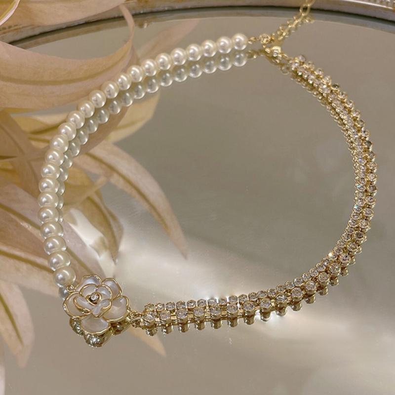 Sparkling Flower Pearl Necklace